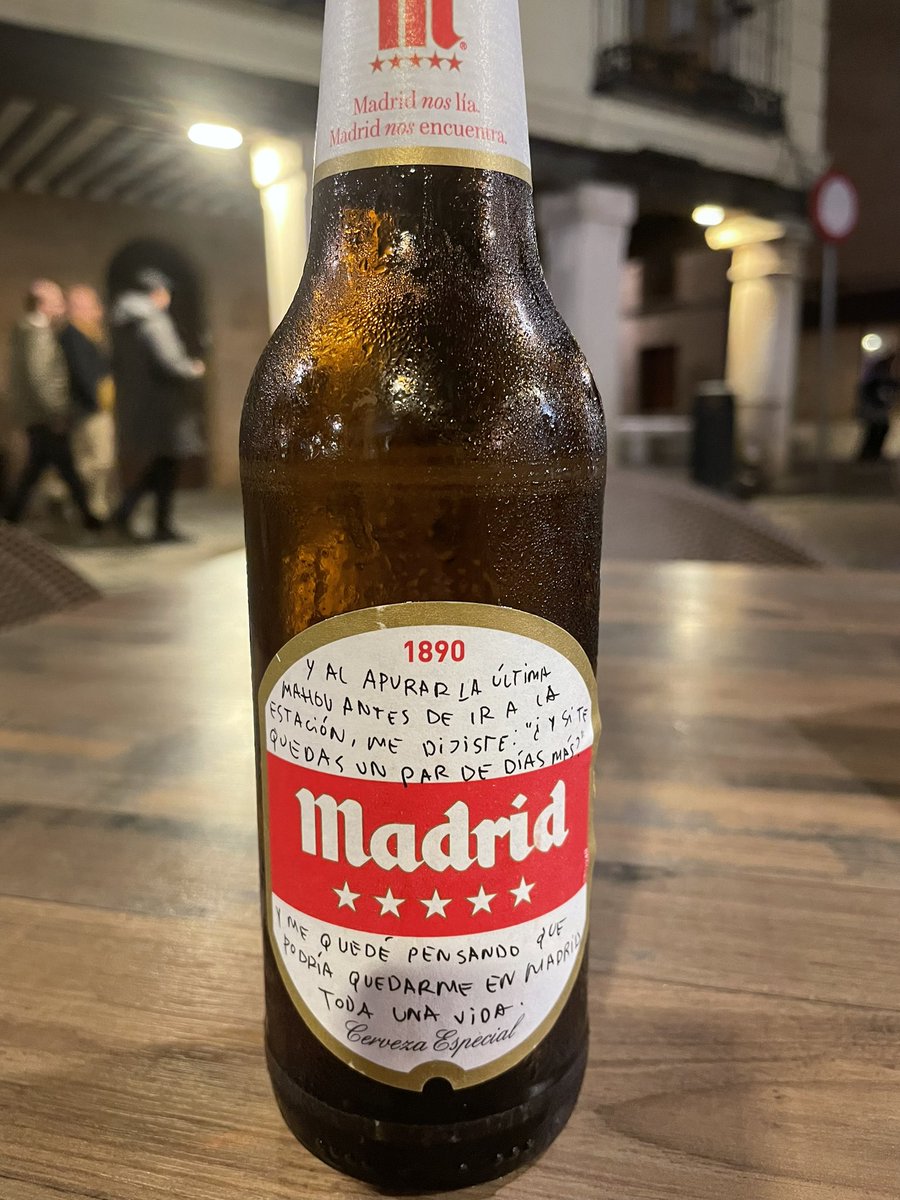 #MuyFan de las etiquetas de #Madrid de <a href="/mahou_es/">Mahou</a> 
#MadridNosLia Podría quedarme en Madrid toda una vida 👏🏻😍