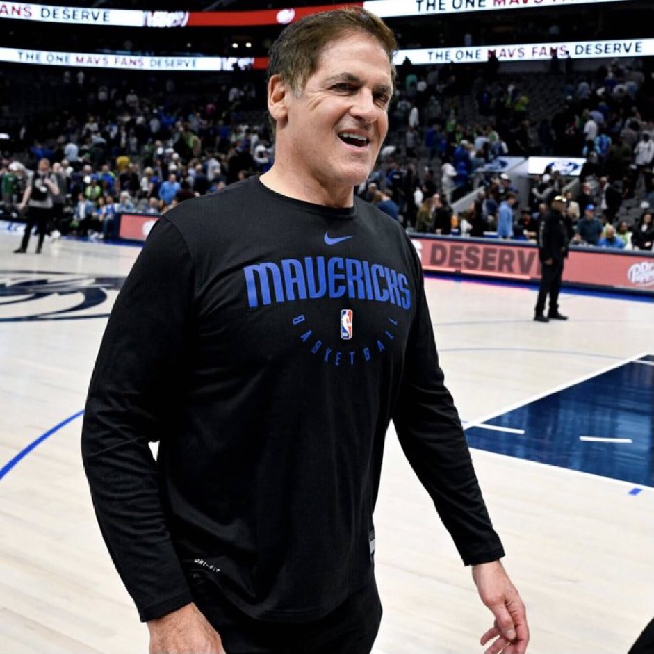 DailyLoud's tweet image. Mark Cuban just sold a majority stake in the Dallas Mavericks for $3.5 billion. He bought the team in 2000 for $285 million.