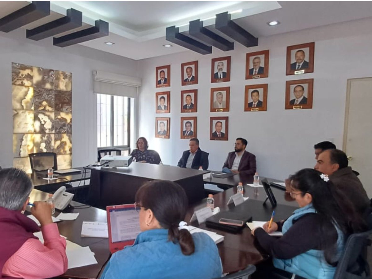 Este día se llevó a cabo la Asesoría Técnica para el #CECYTEHIDALGO, la prioridad del #GobiernodeMéxico siempre será que los recursos se apliquen de manera correcta para el mayor beneficio de la comunidad educativa. 
 #JesúsLópezSerrano | #JLS | #ConEducaciónSeTransformaLaNación