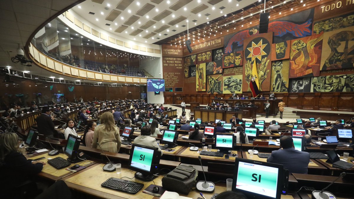 Votamos a favor para la aprobación de la "LEY QUE GARANTIZA LA EQUIDAD SALARIAL ENTRE HOMBRES Y MUJERES", que busca garantizar la igualdad de remuneración y cualquier forma de retribución económica entre hombres y mujeres.

#amadochavezasambleista
#AsambleaNacional