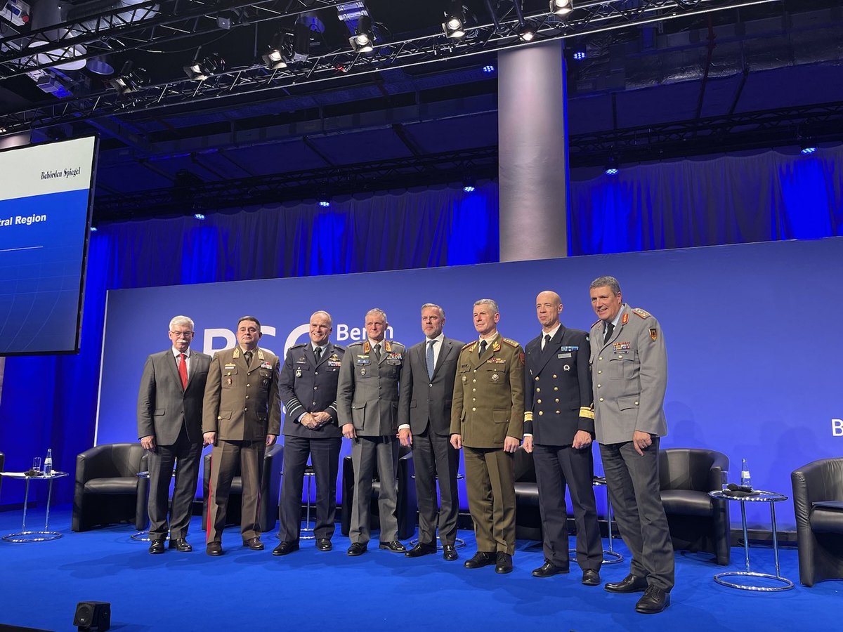 Arrived at the Berlin Security Conference just in time to see 6 friends speaking truth on the stage. NATO and Invitee (Deputy) Chiefs of Defence 💪🏻🇭🇺 🇳🇱 🇫🇮 🇱🇹 🇸🇪 🇩🇪 #BSC23 #NATOCHoD #CollectiveDefence