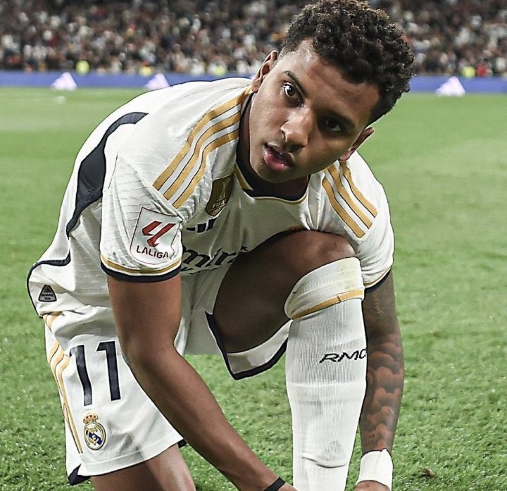Zueira__futte's tweet photo. Rodrygo nos últimos 4 jogos pelo Real Madrid:

⚽ 6 gols
🅰️ 4 assistências https://t.co/btyCHzLbSQ