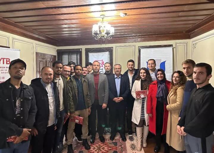Trakya Uluslararası Öğrenci Derneği tarafından düzenlenen uluslararası öğrencilerimize yönelik “Tecrübe ve Birikim Paylaşımları” söyleşimizi YTB Trakya Koordinasyon Ofisi’nde gerçekleştirdik. 
<a href="/tcmeb/">Millî Eğitim Bakanlığı</a> <a href="/edirne_valiligi/">Edirne Valiliği</a> <a href="/Edirne_MEM/">Edirne İl Millî Eğitim Müdürlüğü</a> <a href="/yurtdisiturkler/">YTB</a> <a href="/trakderedirne/">Trak-Der</a>