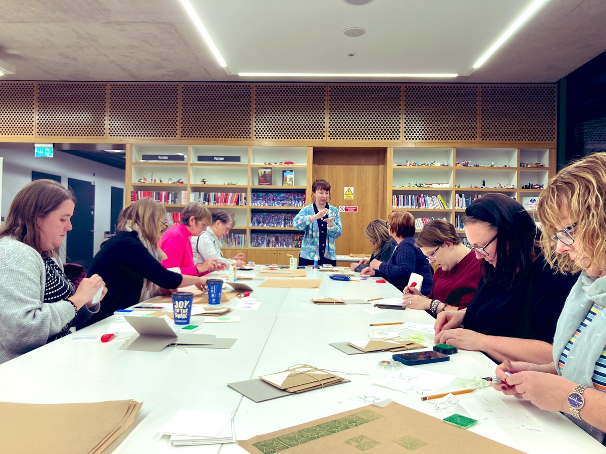 Fantastic Library Late tonight <a href="/BarnsleyLibs/">Barnsley Libraries</a> with the talented Louise Ann Wright, printmaking cards and wrapping paper! Lovely to talk to people who hadn’t visited the Lightbox before and find out what other activities they’d like to see. 📚🎨