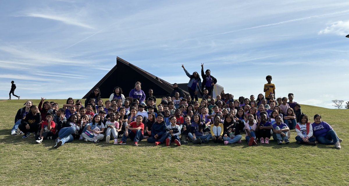 MrsBergman93's tweet photo. Third grade field trip to Main Street Theater to see Beauty and the Beast and a picnic in the park! #thirdgrade #wildcatproud @HumbleISD_LLE @HumbleISD @cassreescano @ArmyAg86 🎭🚌🧺 https://t.co/SkyZH5eFxx