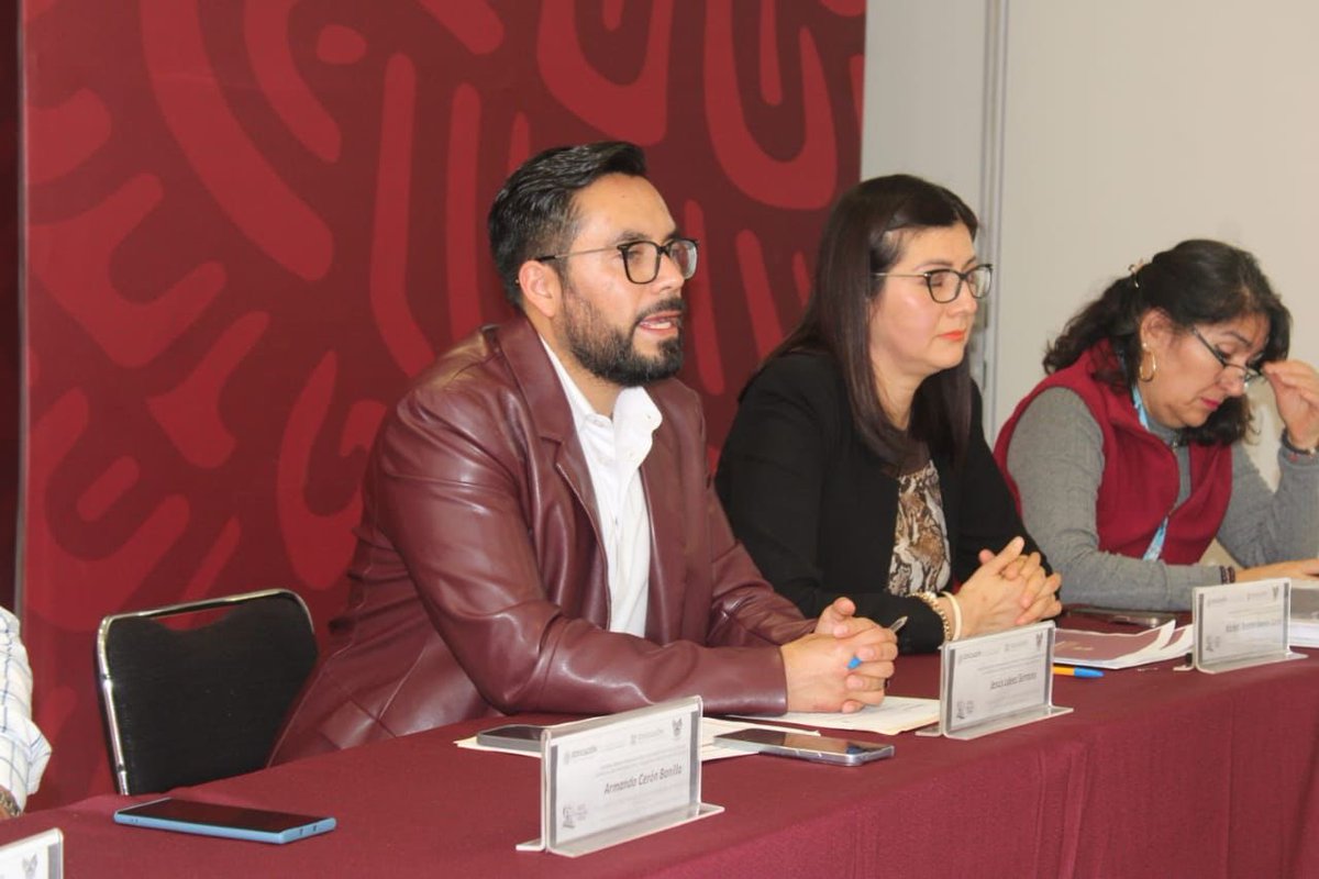 Jesusls2020's tweet photo. Nuestros estudiantes son el presente y el futuro de nuestro país por ello a través de la #NEM se busca que todos cuenten con la infraestructura adecuada para promover su aprendizaje. https://t.co/7nAZto6AnG