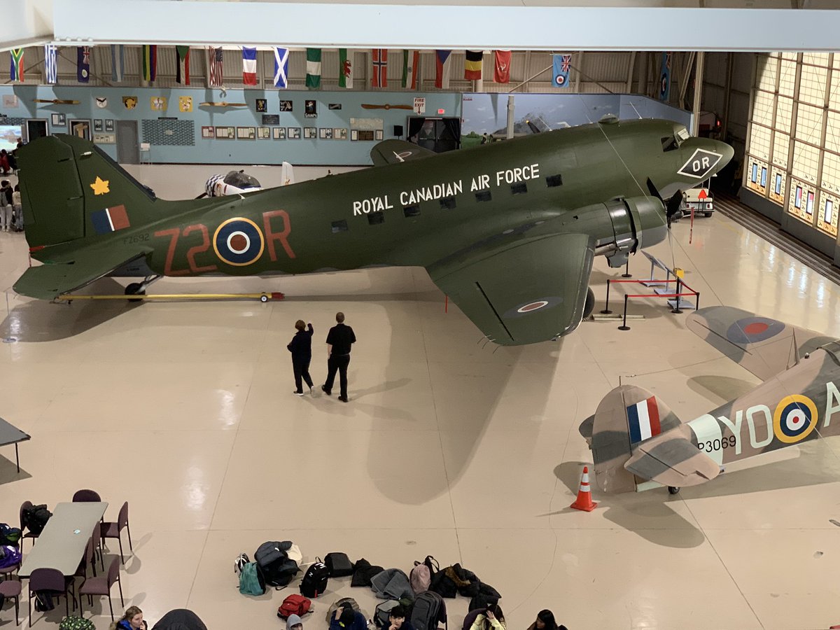 MrsKChisholm's tweet photo. Today was a great day with @Hawthorne_PS 6-3! We got to visit the @CWHM &amp; learn about flight, planes and hero’s! It was amazing to see the planes up close, we even had lunch under one. #HawthorneVillageRocks https://t.co/cixS0ZBWnN