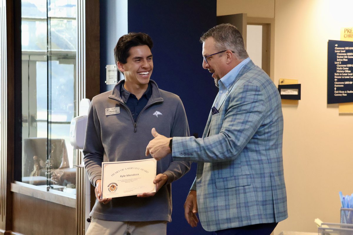 PCASchoolSystem's tweet image. The Heart of a Servant award for the month of November goes to Kyle Mendoza: Facility Support Associate, who has represented outstanding servant leadership qualities! We are so thankful for the ways he goes above and beyond for PCA!