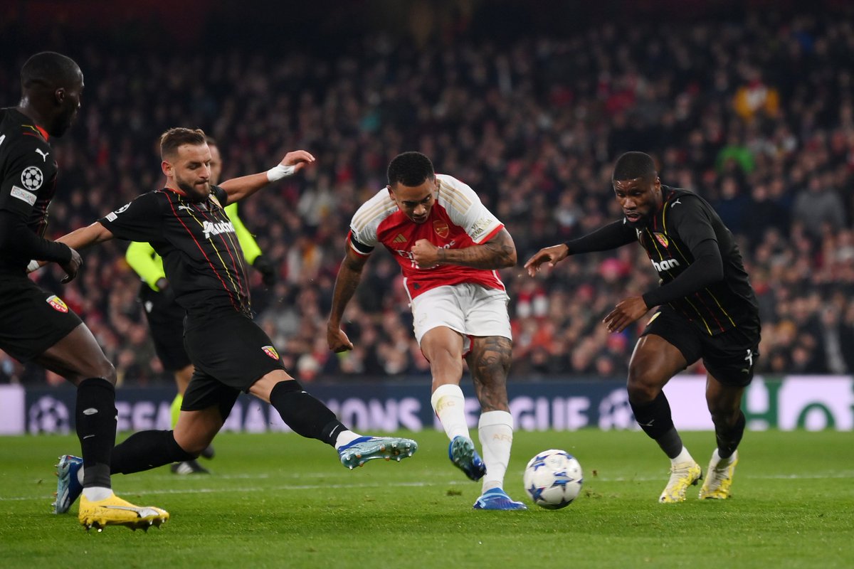 Breyanth10's tweet photo. Gooool de #Martinelli  para el 4-0 del #Arsenal vs #Lens por la #ChampionsLeague #UCL Havertz Arsenal https://t.co/ulvpVVIlrH