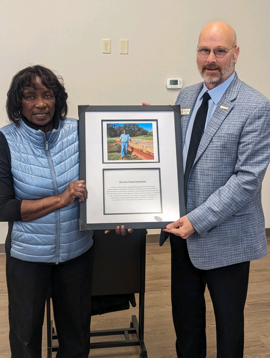 WestfieldGreens's tweet image. Thanks to Clearview Golf Club for hosting the @nogcsa annual meeting at their historic site. Renee shared the Powell story & gave a tour of the new museum/banquet hall. An area was dedicated to highlight the @GCSAA Larry Powell Scholarship & winners. @GCSAACEO @GCSAA_GL @GCSAA_Ed
