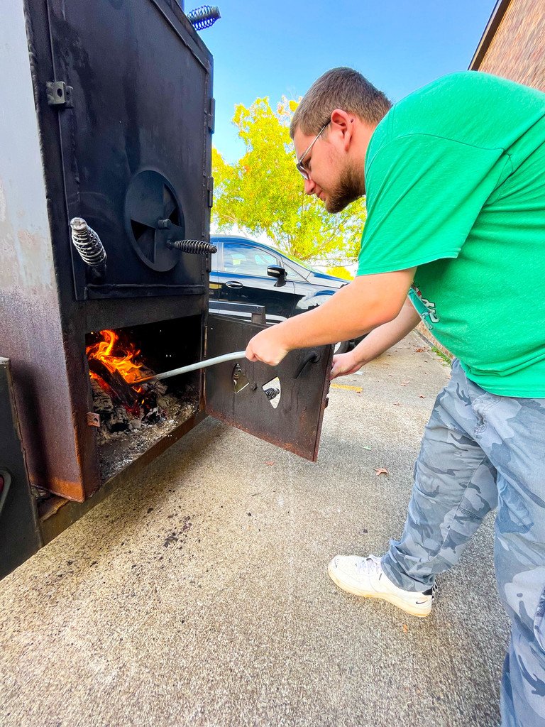 ChapelHill_ISD's tweet photo. We're turning up the heat in our Culinary program! ๐ฅ Our CTE students are learning about mastering the art of barbecuing โ from smoke to sizzle. #BBQClub https://t.co/ilQoDMw2zd