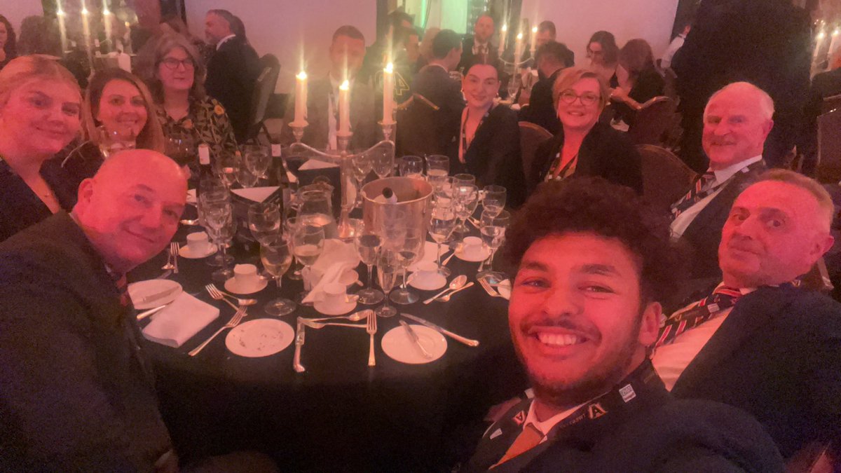 #appawards23 table 40 is the best table 👍🏽