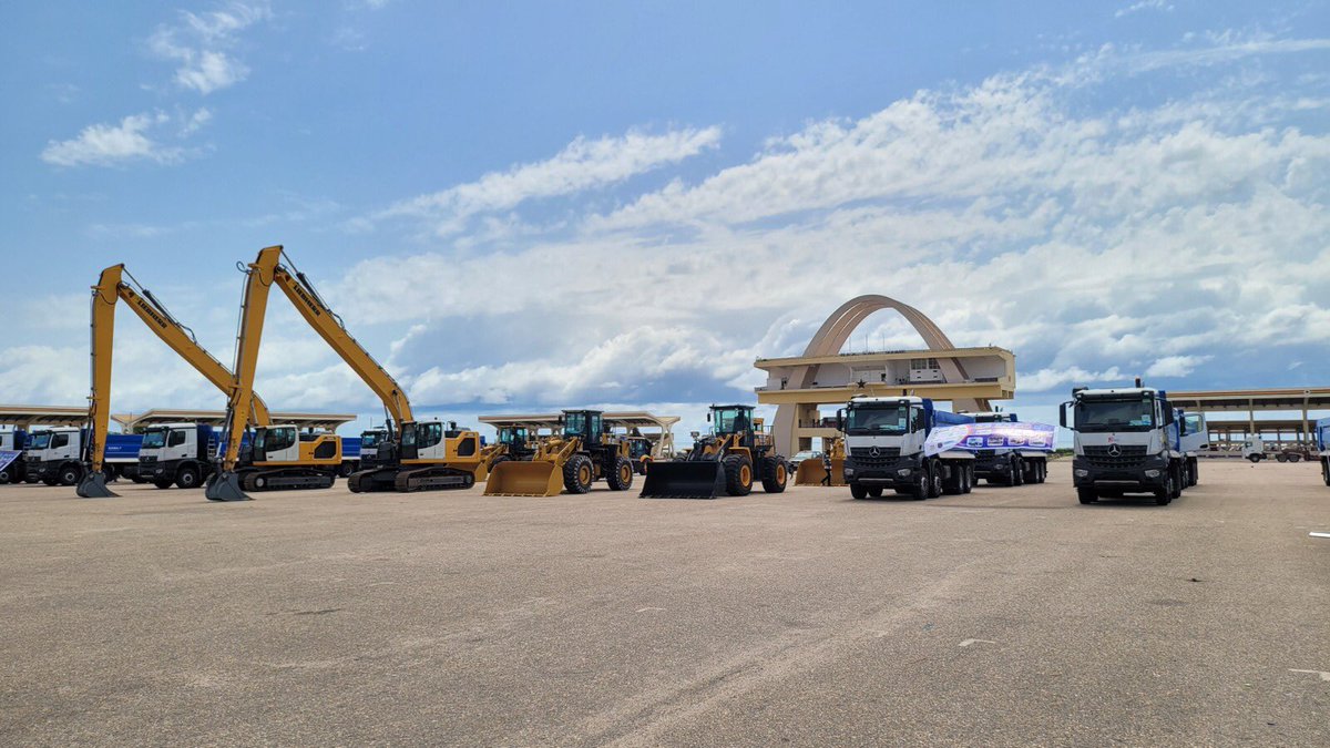 KwameJudah's tweet photo. Agriculture meets ambition at 🌾 Day 2 brings together the Minister of Agriculture, Minister of Finance, and the dynamic minds behind @thejospongroup. 🚜 Explore the cutting-edge Mechanization Equipment driving us towards a sustainable and secure food future! 🌍#FarmersDay2023 https://t.co/LjBoUTYntw