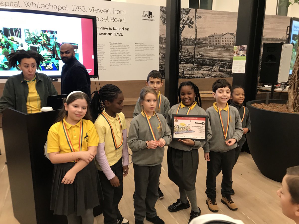 Lucy Hall tweet media