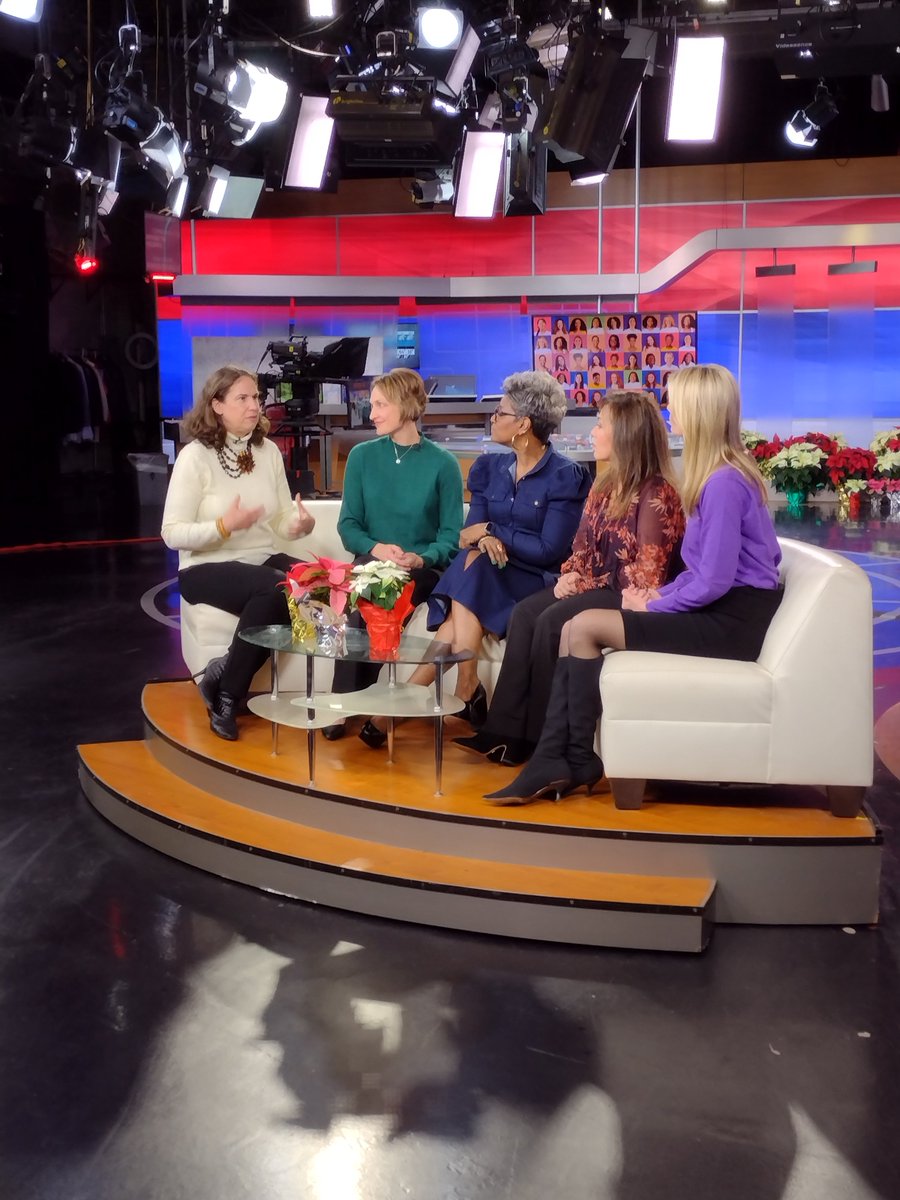UnitedWayofGW's tweet photo. It's Wed & that means another @WTNH News 8 Woman to Woman segment hosted by @KHauserTV around 4:30pm with our very own Communications Associate Linda Zukauskas joining the panel for today's segment! Tune in! #WomanToWoman #HelpEveryVoiceBeHeard @sarah_paduano @Chuck_JCarter https://t.co/qButWN4TkH