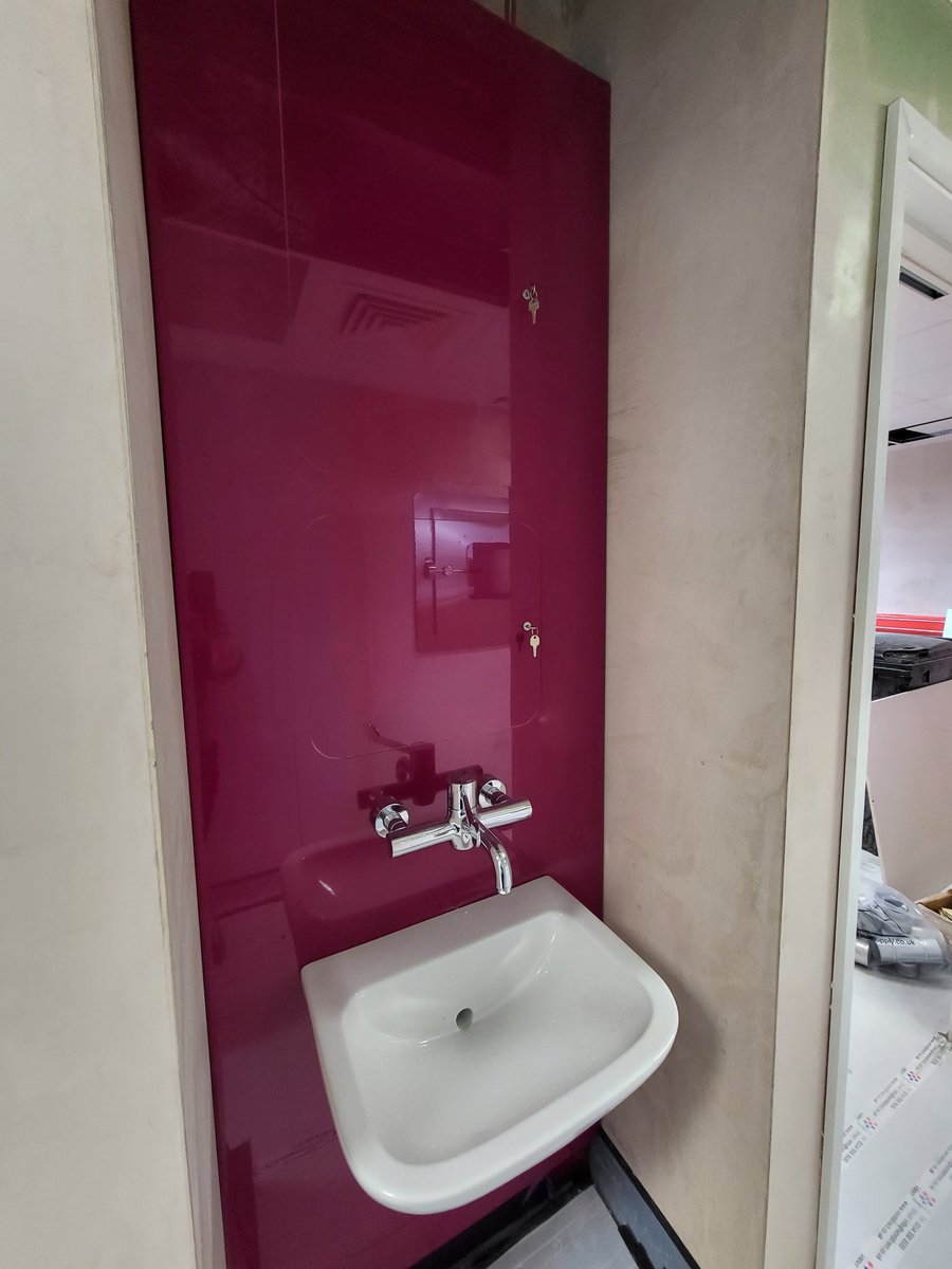 Kate Woodrow tweet media