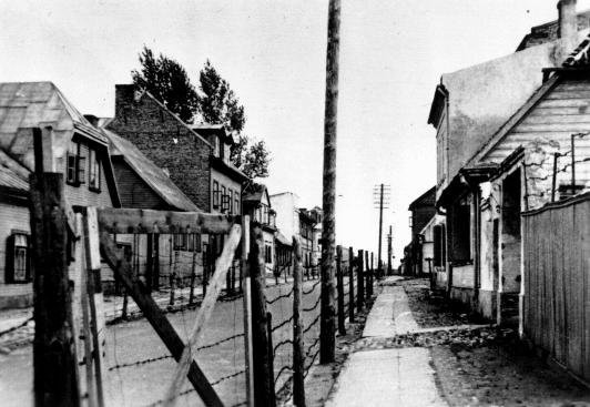 F_ZIHK's tweet photo. 29.11.1941 do getta w #Rydze #Łotwa, niemieccy kaci deportowali (transport Da 32) ok.1100 Istnień z #Norymbergi #Shoah https://t.co/opm4mMdfn7
