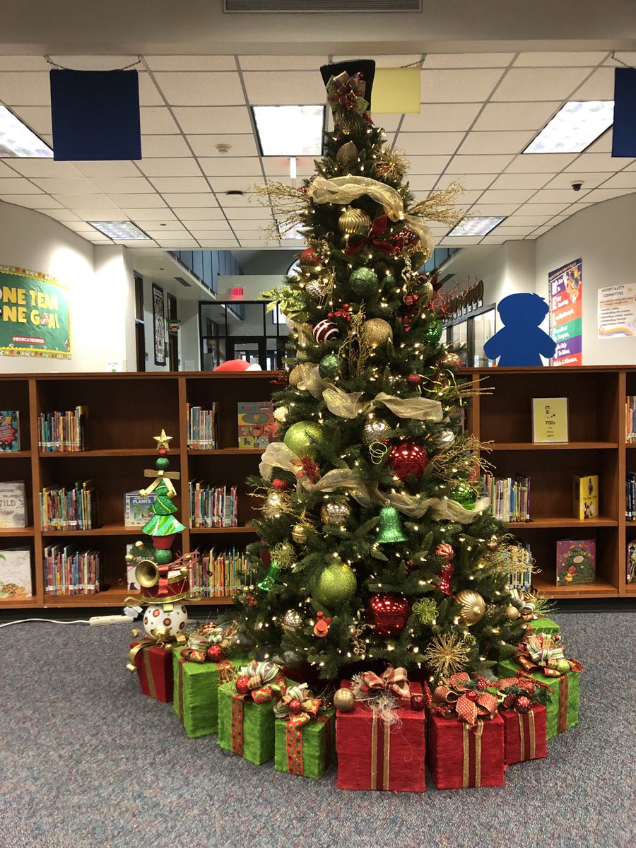 bush_library's tweet photo. Our Christmas tree is ready! I love Christmas decorations in the library 🙂🎄⁦@ajbushelem⁩ #oneteamonegoal #bobcatbusiness https://t.co/kuJKzCDfVE