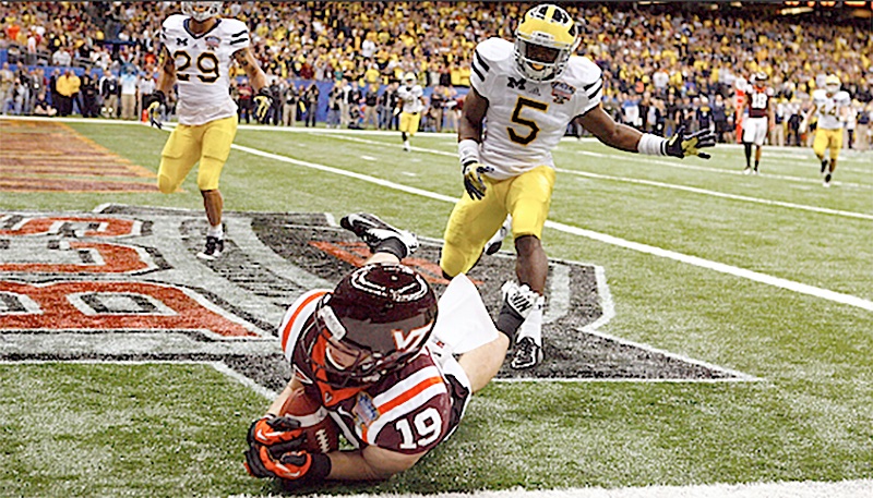 Hokie20's tweet photo. Today in 2012: It was a catch.

#HokieHistory #Hokies https://t.co/TaENhMXfEh