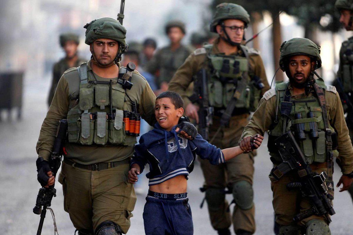 delikiz18074323's tweet photo. Herşey #hissiz bir #film gibiydi .?
#Sahnede acı vardı #vicdanı sızlayan #yoktu ..!
#FreePalestine https://t.co/4mUrrEEzN7