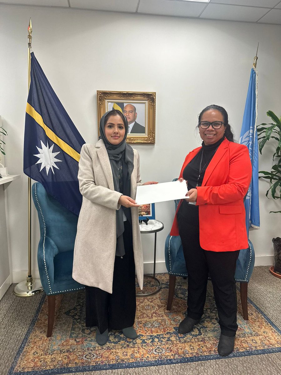 JosieannJacob's tweet photo. COP28 President UAE 🇦🇪 Rep visits the Nauru mission to deliver hard copies of invitations. Well received and thanks 🙏 #COP #ClimateAndSecurity #Dubai #UAE https://t.co/swOSr4itDf