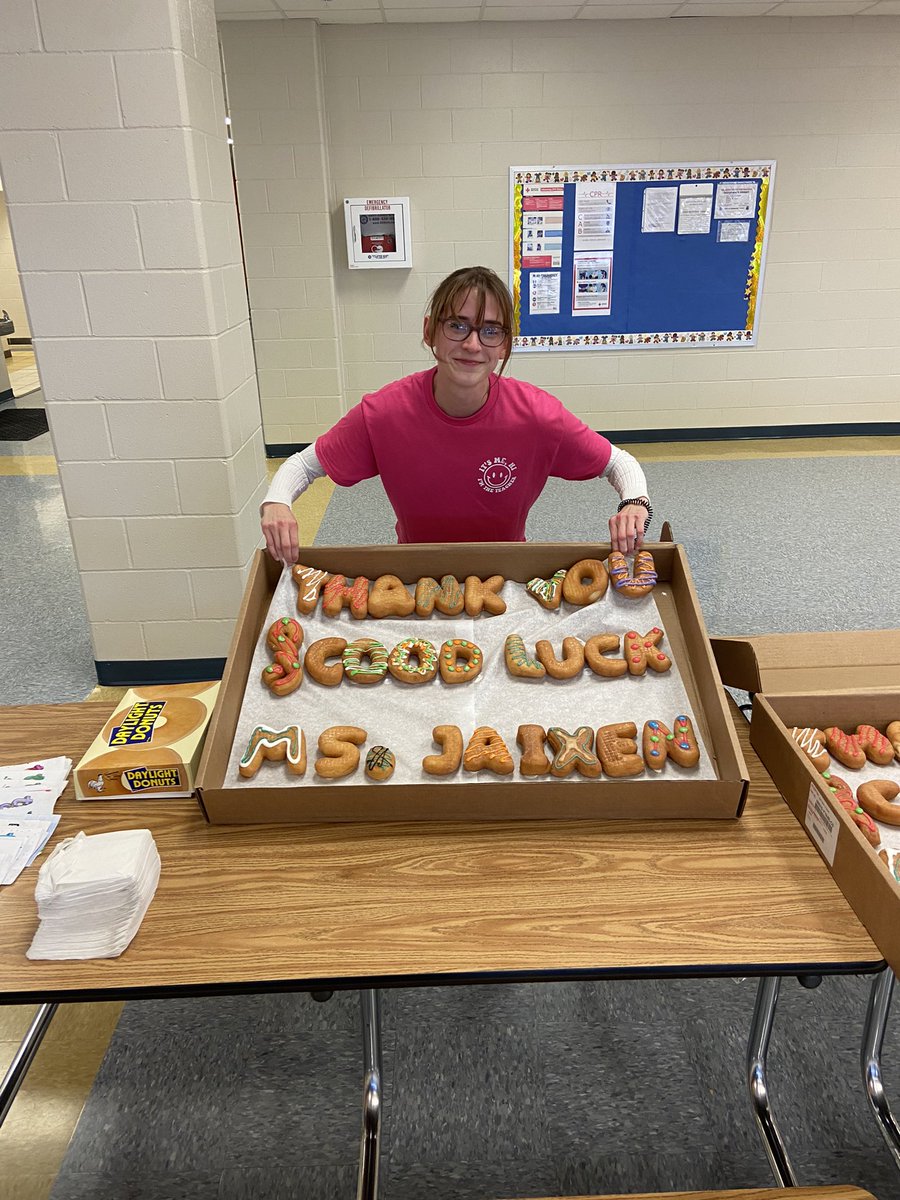 Celebrating our AMAZING student teacher on her last day with us!!! She will be missed! But she is going to rock it in her own classroom! #lakeviewvikes <a href="/ShellCreekVikes/">LCS Shell Creek Elementary</a>
