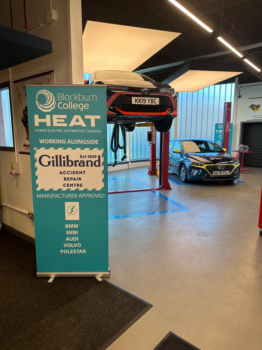 The_IMI's tweet photo. Our latest Members Association event took place today at Blackburn College. Our members heard from Andrew Crook and Andrew Holliday on the latest technologies and alternative fuels entering the sector.
 
 #IMICommunity #MemberEvents https://t.co/0iQ7YHAu8a