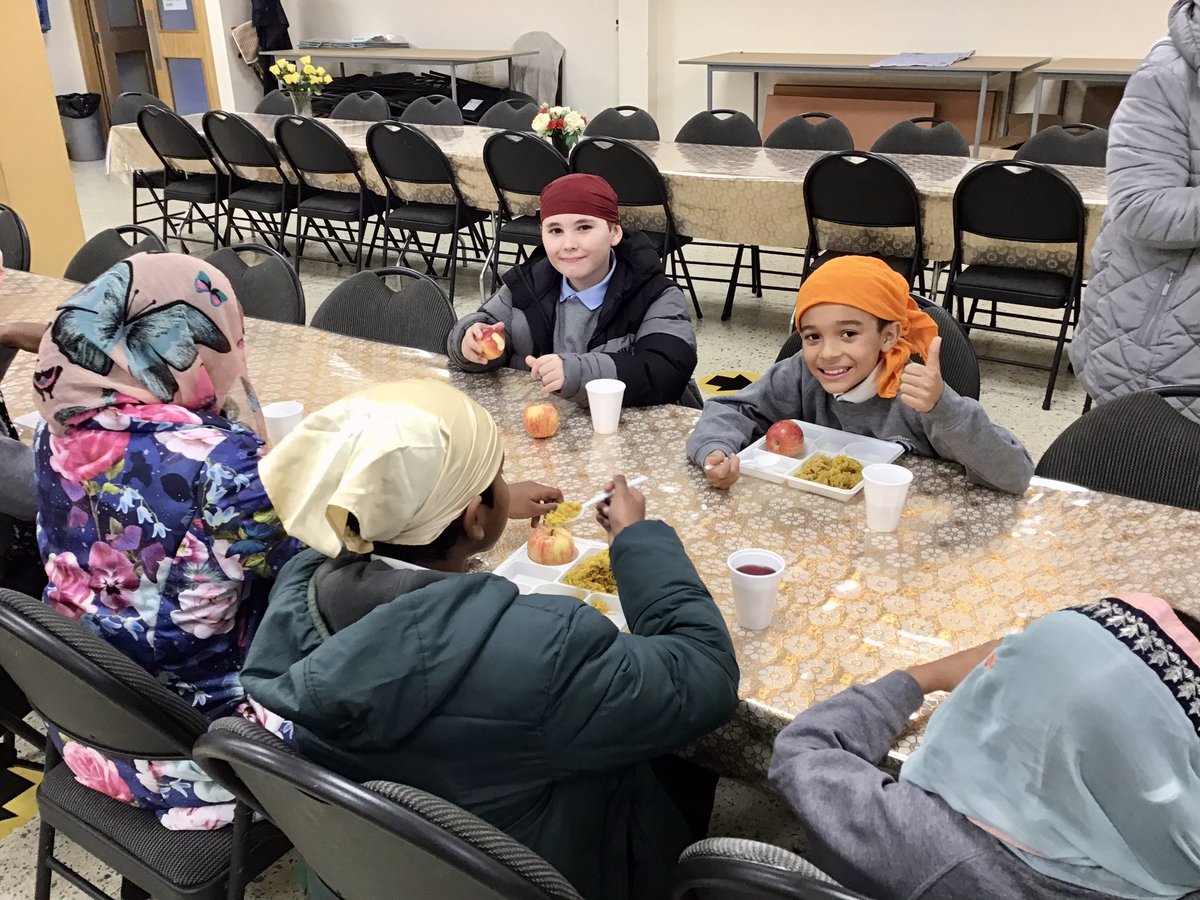 @RCDivineMercy GIFT team were given a wonderful welcome from the Sri Guru Singh Gurdwara in our local community.The children learned about the Sikh faith,traditions&virtues.Huge thanks to @SukhbirJSingh for the Langar & answering many thought provoking questions! @RCSalfordEd