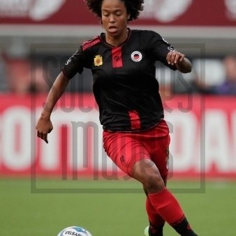 CjosephJoseph1's tweet photo. Very impressed with her football. @NaomiPique , she plays the game like I used to with so much ease and vision https://t.co/fPijwGBzfs