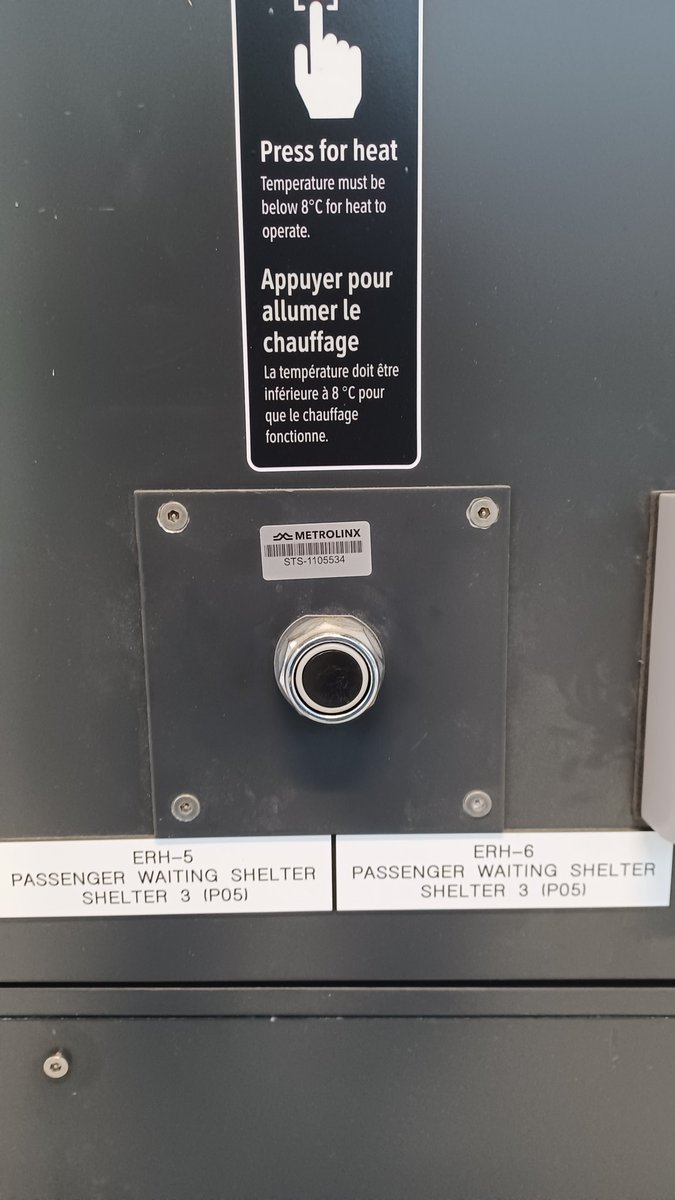 Hey <a href="/GOtransit/">GO Transit</a> it's definitely below 8c but your heat isn't working in this shelter at Agincourt stn. Can this be rectified? <a href="/GOtransitST/">Stouffville Train</a>