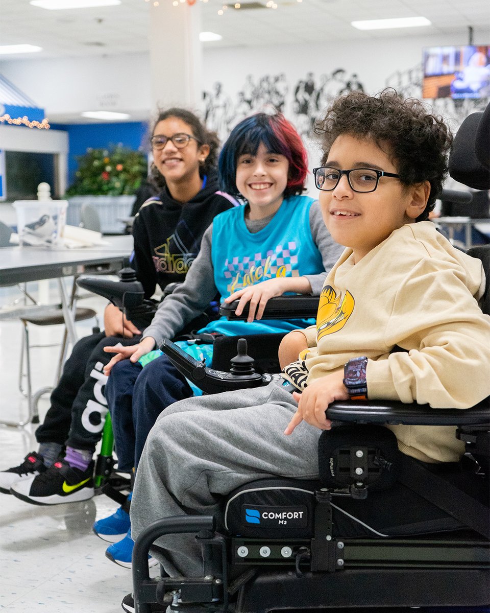 ViscardiCenter's tweet image. Keeping the fun going, students and staff continued displaying their spirit by wearing fun outfits for Mismatch Day!  

#Spiritweek #FunOutfits #MismatchDay
