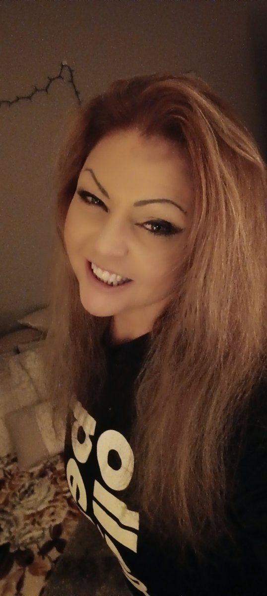 vapontetx's tweet photo. Well hiiiiiiii. Ain't been here in awhile. Happy holidays! 🎄 https://t.co/4dHrwIpmW8
