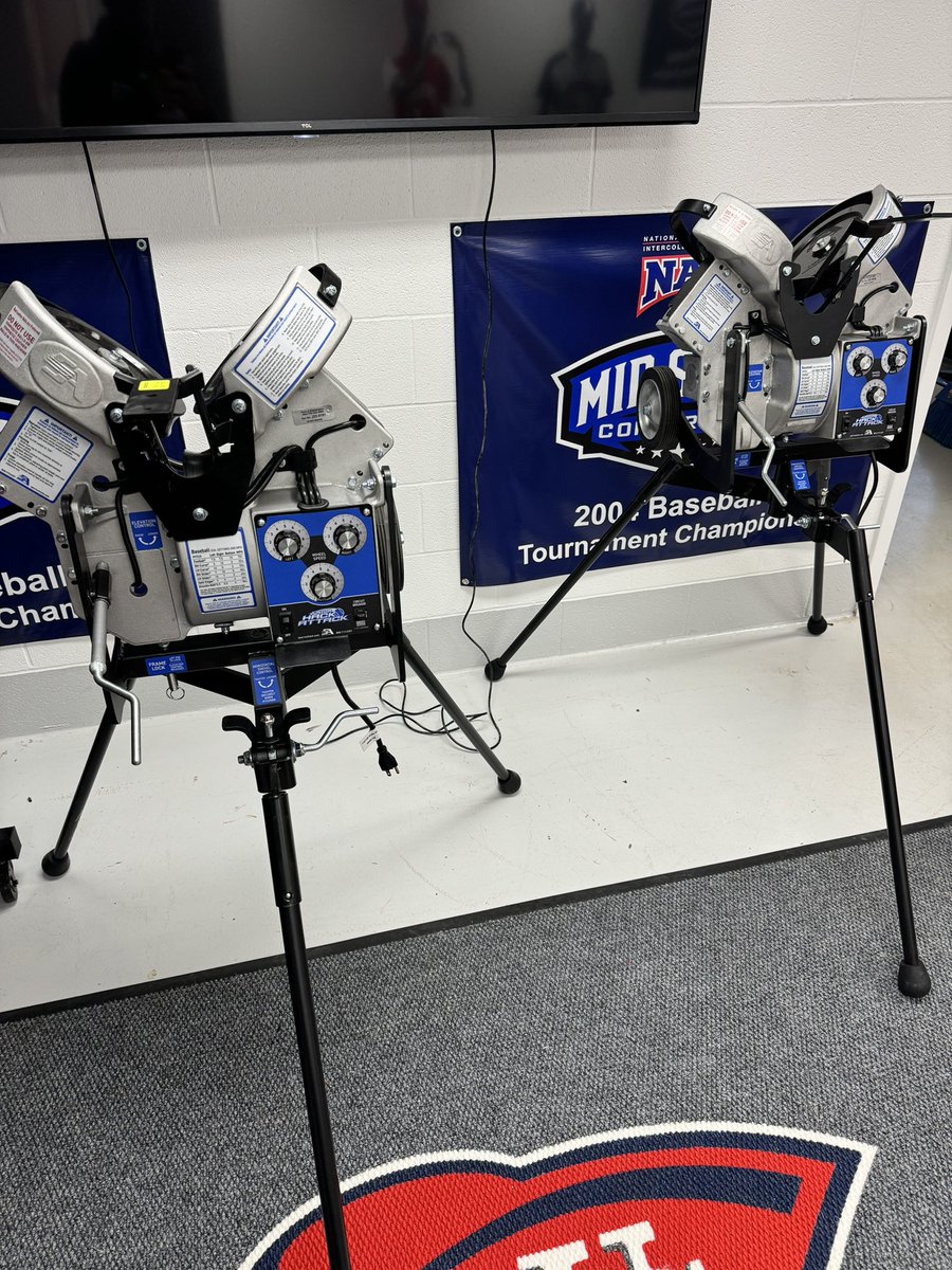 UCCoachShelton's tweet photo. A couple of new training tools have arrived for the guys. Can’t wait to put the new Hack Attack Juniors to work with our iHack machine. #hackattack #jrhack @Sports_Attack @PatsBaseballUC https://t.co/OsJzuoBH3o