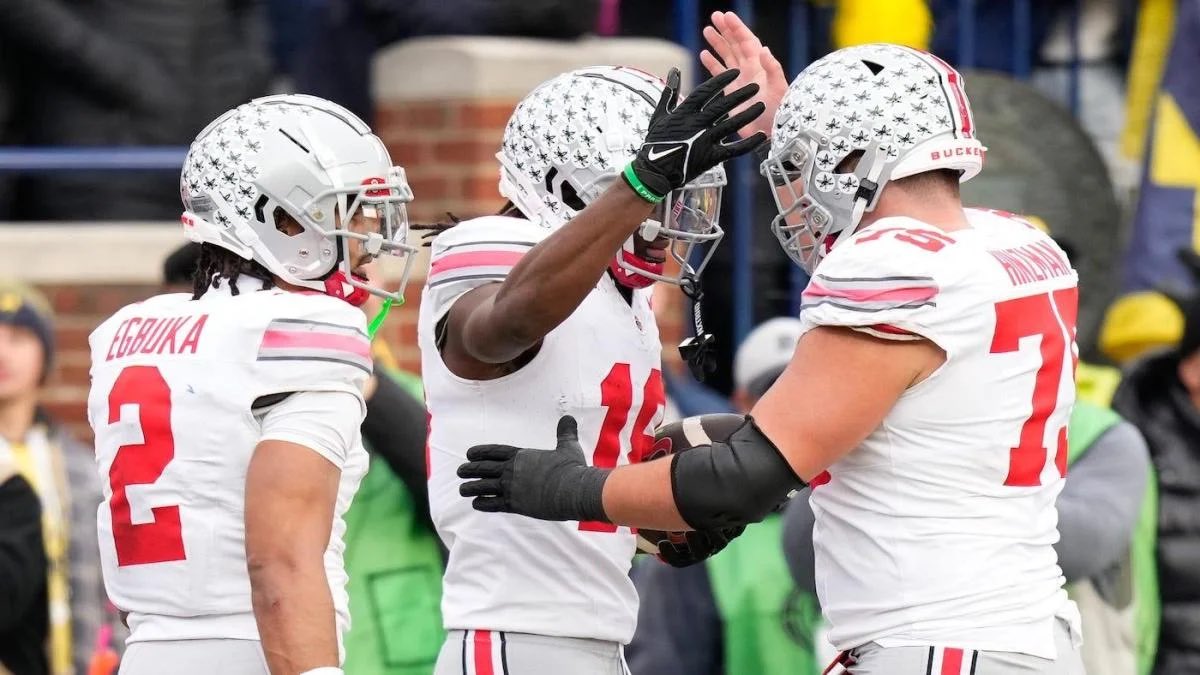 CFBReport's tweet photo. How Ohio State can get into the playoff:

• Georgia beats Alabama

• Oklahoma State beats Texas

• Michigan beats Iowa

• Louisville beats Florida State

• Washington beats Oregon https://t.co/mBk7EKCEkH