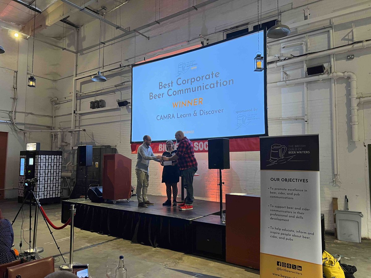 Now it’s time for the Best Corporate Beer Communication - congratulations go to:

🏆 Gold: CAMRA Learn &amp; Discover (<a href="/CAMRA_Official/">CAMRA</a>)
👏 Highly Commended: Tom Fozard (<a href="/RoostersTom/">Rooster's Tom</a> <a href="/RoostersBrewCo/">Rooster's Brewing Co</a>)

#BGBW23 award sponsored by <a href="/Britbeerwriters/">British Guild of Beer Writers</a>