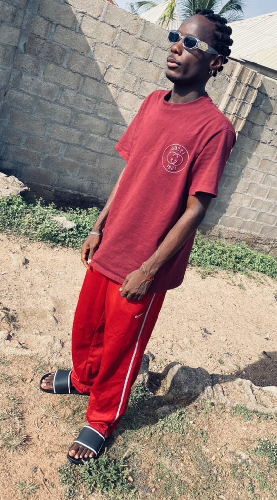 dfwkylian's tweet photo. ❤️🖤😇 https://t.co/oRwWteR0Iw