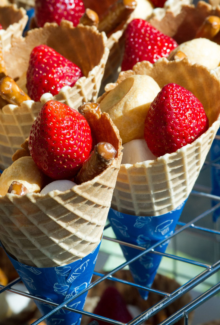 Celebrate the Holiday season by indulging in gourmet chocolates, baked goods, cheeses, wines, and more! 🍩🎁

The Chocolate Expo will feature:
- Festive treats
- KidzZone with free activities
- Hanukkah &amp; Christmas decorations
- Craft beverages
📍 Newburgh, NY