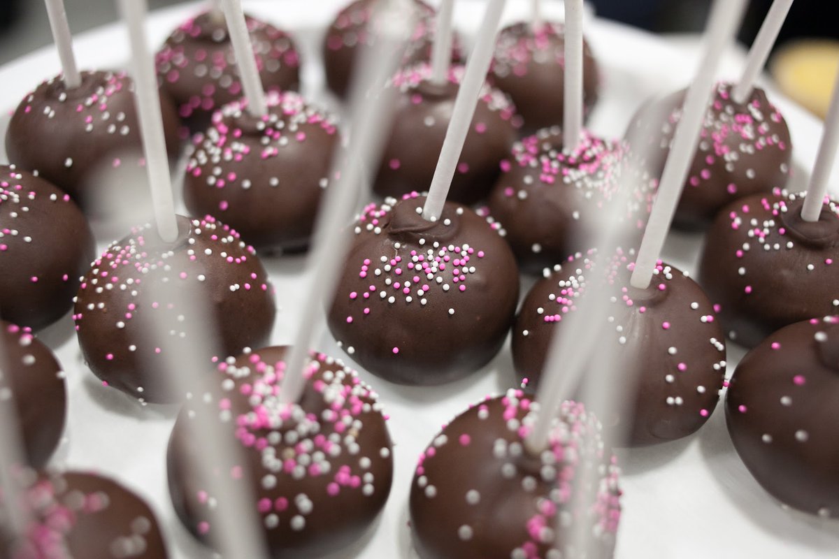 PickOCNY's tweet photo. Celebrate the Holiday season by indulging in gourmet chocolates, baked goods, cheeses, wines, and more! 🍩🎁

The Chocolate Expo will feature:
- Festive treats
- KidzZone with free activities
- Hanukkah &amp; Christmas decorations
- Craft beverages
📍 Newburgh, NY https://t.co/iTbZJGRniP