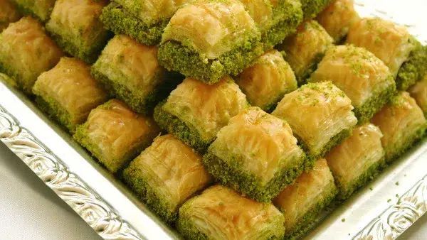 DoYouKnowTurkey's tweet photo. Discover the rich world of Turkish desserts! From baklava to puddings or to phyllo dough masterpieces, these traditional treats will leave you craving for more. #TurkishCuisine #Desserts #Baklava #Sweets #Delicious
https://t.co/Mi75u5z8cM https://t.co/S40uubf5DF