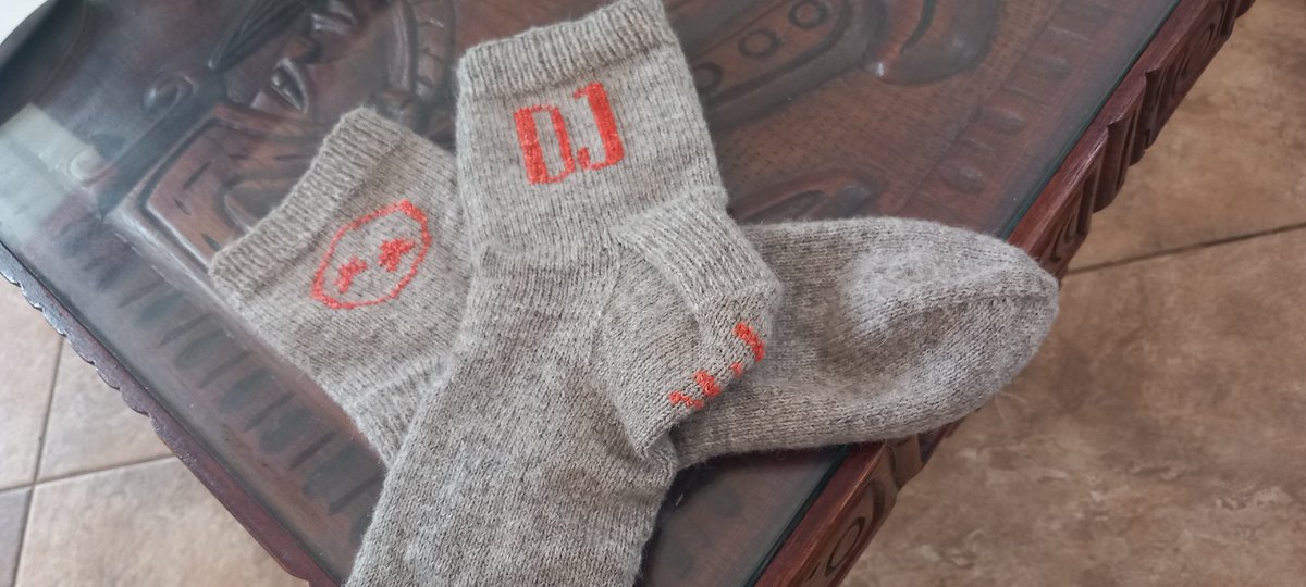 daviddjarama's tweet image. Acaban de regalarme esto hecho a mano.
Me siento un #topstreamer