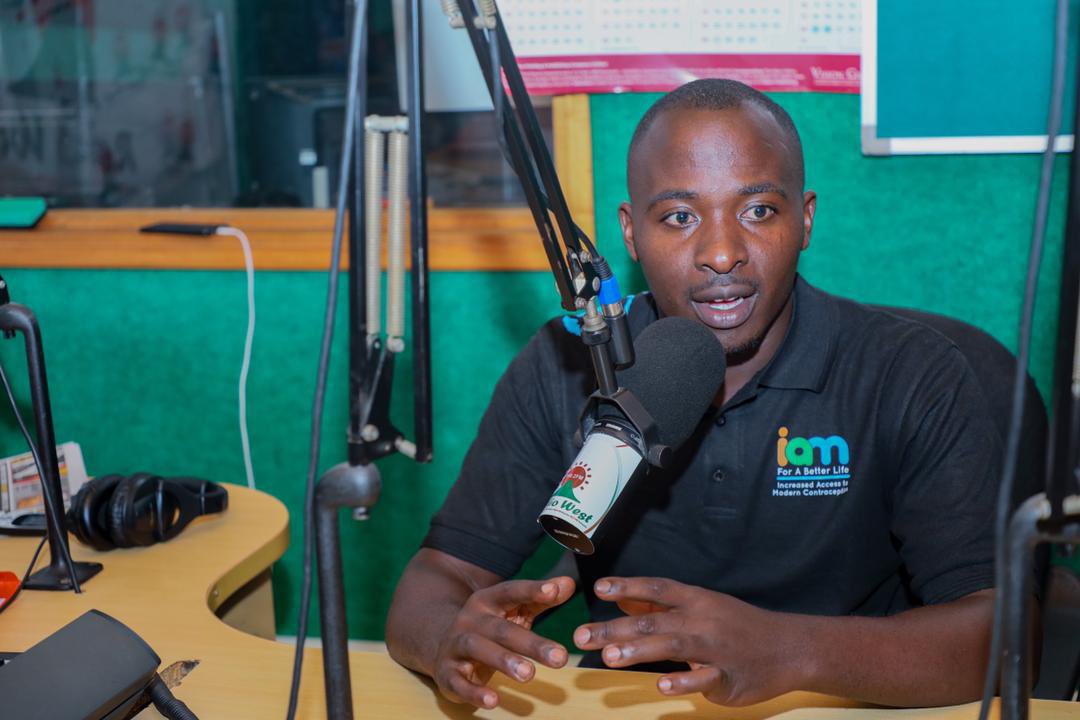 bob_soloe's tweet photo. Men dialogues emphasize that men are not just bystanders but active participants in family planning decisions. From understanding contraceptive methods to actively promoting reproductive health, men are embracing their role in shaping the family planning narrative.
#MENPLUSUG https://t.co/JCq3LB0het