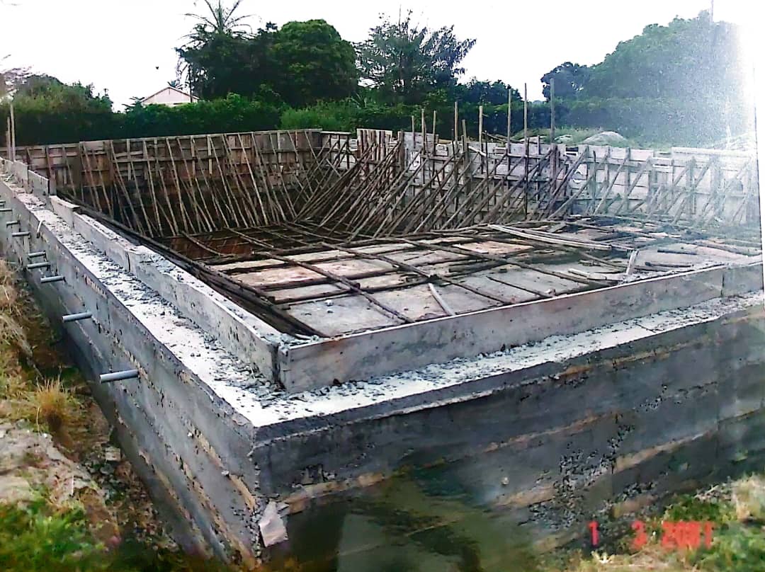 odagacharles's tweet image. #ThrowBackThur, circa 2006. The SMACK swimming pool construction takes shape. It was eventually commissioned in 2013 @patrickoyulu @smackists @SMACK_UG @SmackObs @munlex50 @mkainerugaba @podeke #Archives