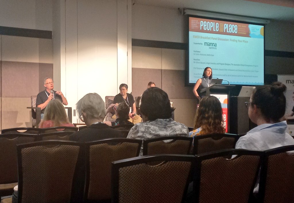 "Academia will suck every minute you let it"
Thank you for a very real panel discussion on the importance of setting boundaries and the nature of academia at the <a href="/SMHR/">SMHR</a> ECR breakfast ☕️