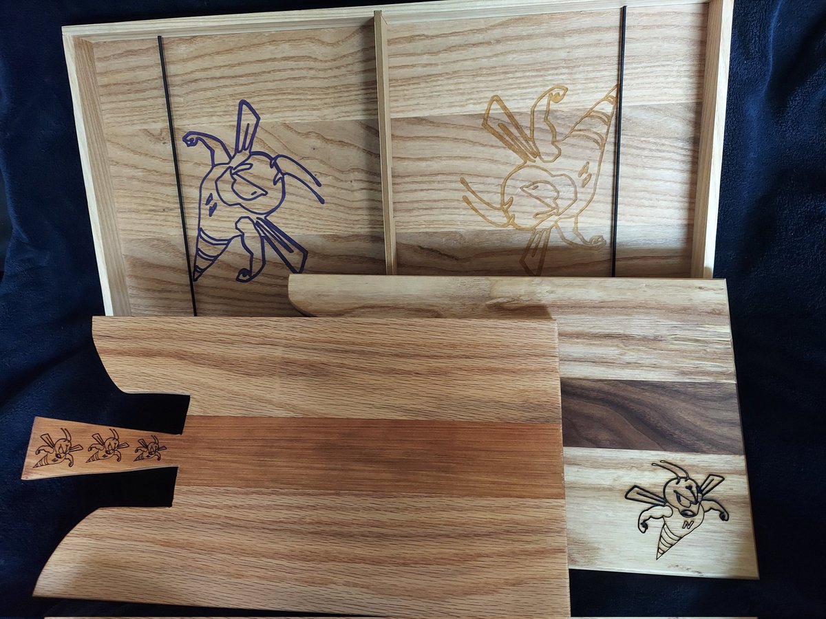 Join us for Hornet Hive Bingo this Saturday at <a href="/ChickenNPickle/">Chicken N Pickle®</a> and a chance to snag exclusive NKCHS Woodshop prizes – sleek cutting boards and a thrilling sling puck game board!

Get your tickets: checkout.square.site/buy/WJHLQFMXYL…