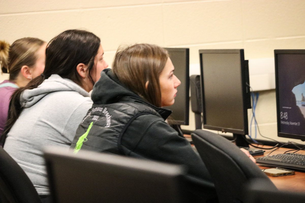 GCCCBroncbuster's tweet image. Today, Ivan Gutierrez, #GCCCAlum, Entrepreneur, and Food Truck Owner of Los Charros Birria, visited Dr. Ortega&apos;s Personal Finance class. Ivan discussed his own personal financial journey, how he built his credit and ultimately started his own business. 

#FinanceClass💵