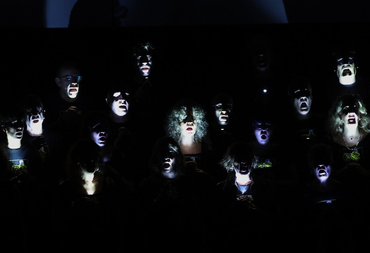 NoticiasNavarra's tweet photo. 📸 FOTOS | La música de Queen llena Baluarte con Javier Erro y el coro Paz de Ziganda
https://t.co/7w8car6XX7 https://t.co/lwLl2QoqHq