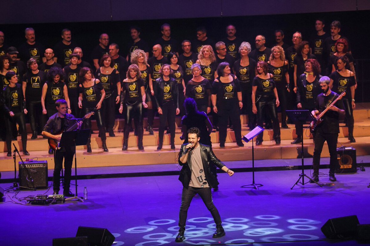 NoticiasNavarra's tweet photo. 📸 FOTOS | La música de Queen llena Baluarte con Javier Erro y el coro Paz de Ziganda
https://t.co/7w8car6XX7 https://t.co/lwLl2QoqHq