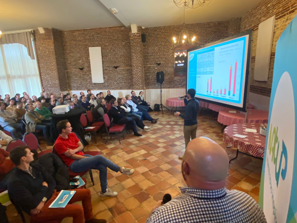 ArnoldPuech's tweet photo. L'agroecologie passe par la vie des #sols #rotations #Intercultures, les groupes #Explor de chez @NatUp_groupe expérimentent des solutions. 
La stratégie #FarmTofork est recalé à Bruxelles,  la France ne doit pas surtransposer réclament les 165 agriculteurs innovants. https://t.co/XBjimsHUem