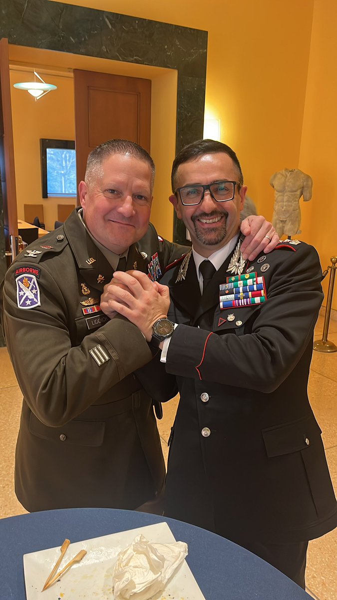 BrigGen_Dredd's tweet photo. What does it mean being🇮🇹🇺🇸#BrothersInArms🇺🇸🇮🇹?
You may ask the two of us. We’re the epitome of it! Great feats await us @_CoESPU_ &amp; @PKSOI1 to expand the global capacity 4 #PeaceSupportOps under @UN aegis &amp; @StateDept #GPOI’s auspices.
#StrongerTogether
#StabilityPolicing4Peace https://t.co/xgOTiTzKWy