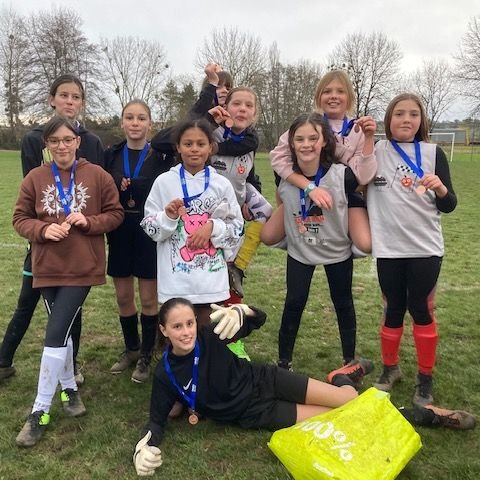 Collège du Carladez - Mur-de-Barrez tweet media